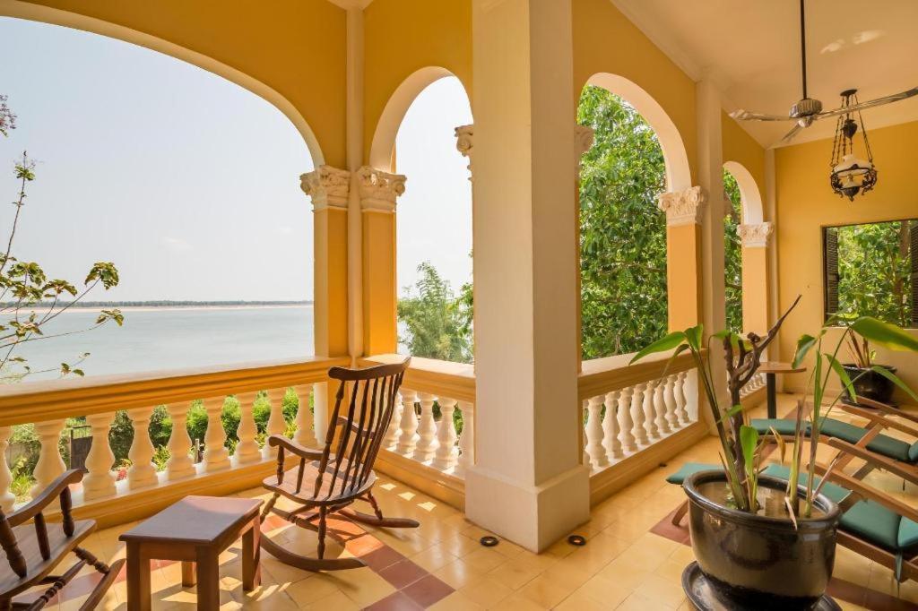 Hotel Le Relais De Chhlong Kratie Exterior foto