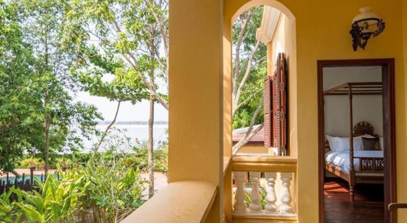 Hotel Le Relais De Chhlong Kratie Exterior foto