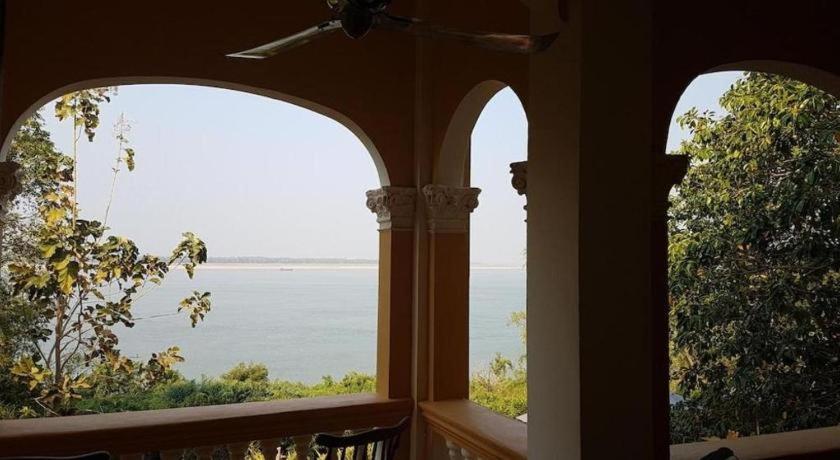 Hotel Le Relais De Chhlong Kratie Exterior foto